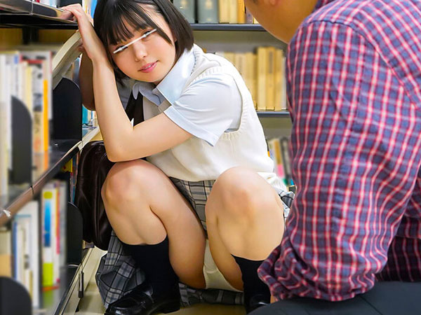 【女子校生】図書館で小悪魔JKがパンチラ誘惑！目が合うとにっこり笑って勃起チンポをシゴかれて中出しSEXしちゃう♥︎